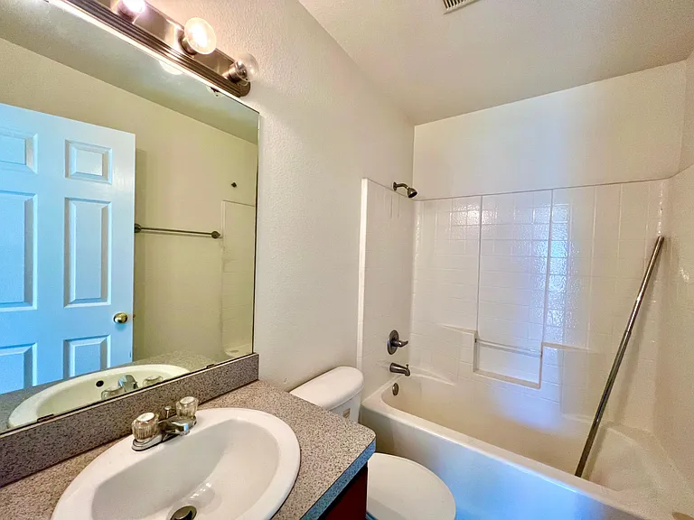 5004 Chapman St #5004 — Photo 14