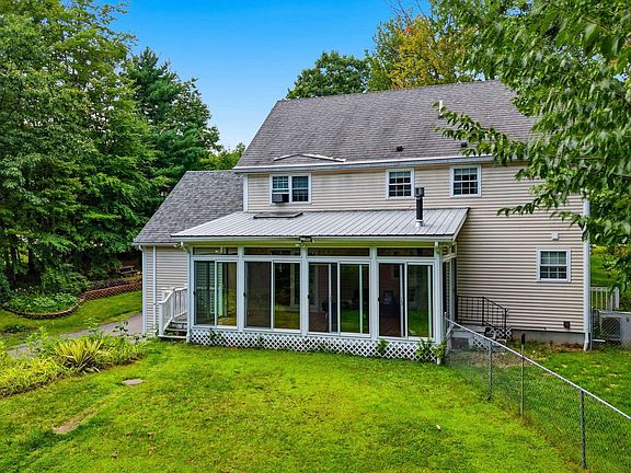 4th image of 28 Chelsea Court
