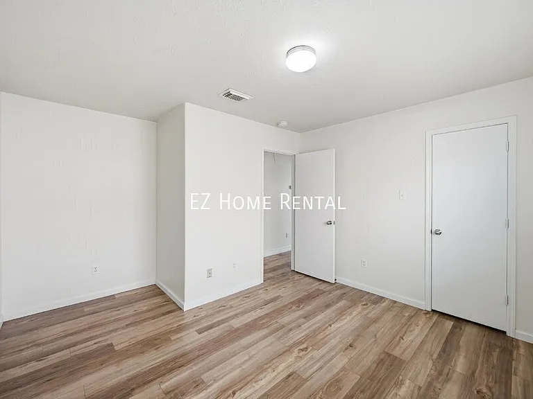 2619 Dylans Crossing Dr — Photo 13