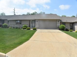 1925 Mesa Dr, Freeport, IL 61032