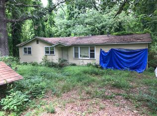 100 Lakeshore Dr, Spring Lake, NC 28390