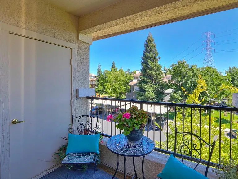 701 Gibson Dr #835 — Photo 16