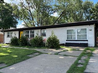 613 Sunnyhill Dr, Belleville, IL