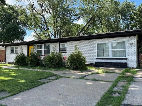 613 Sunnyhill Dr, Belleville, IL 62223