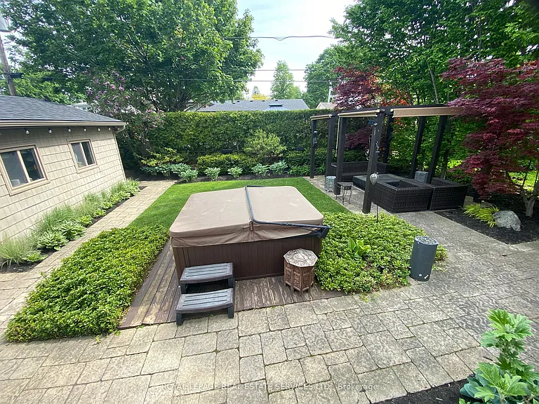 589 Arlington Blvd — Photo 36
