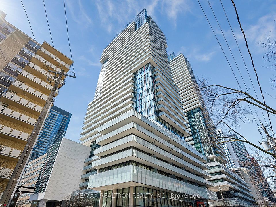 1st image of 185 Roehampton Ave #1212