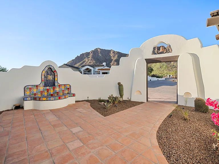 4651 N Alta Hacienda Dr — Photo 3