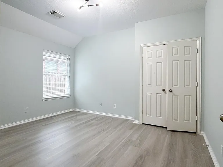 3043 Summercrest Dr — Photo 23