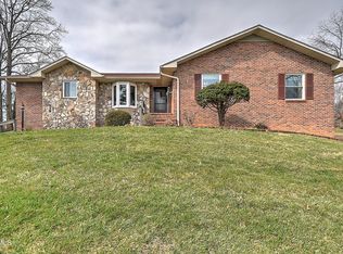 113 Fox Hall Cir, Bristol, TN 37620