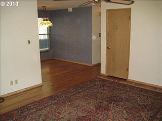4th image of 12040 SW Lincoln Ave