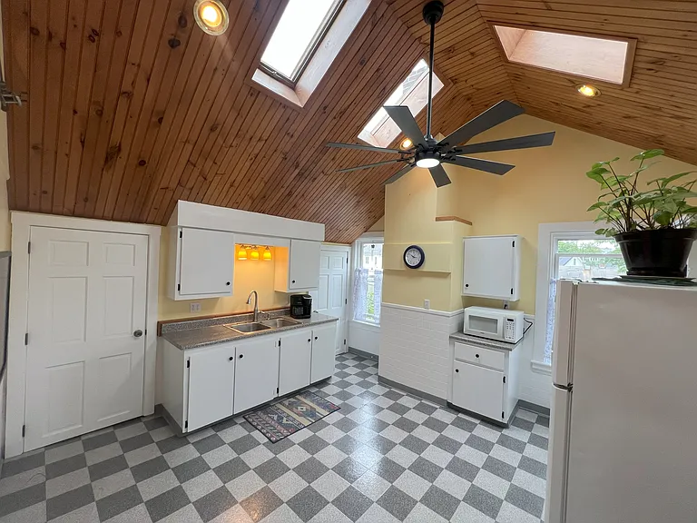 13 Newport Ave #3 — Photo 7
