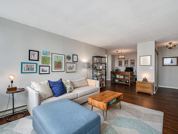 5th image of 2740 N Pine Grove Ave APT 11B