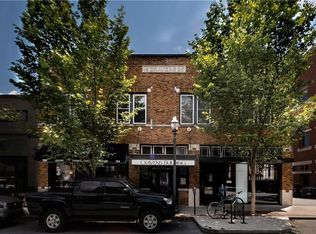21 E Center St #206, Fayetteville, AR 72701