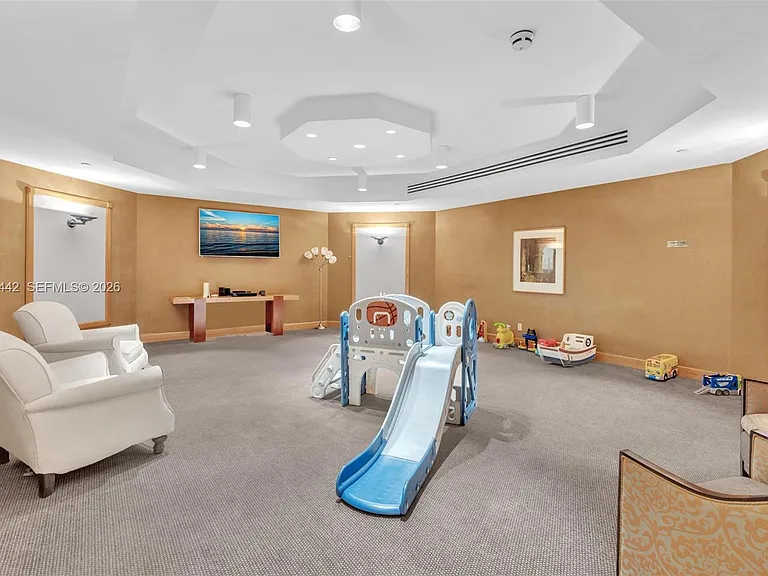 19355 Turnberry Way #3J — Photo 23