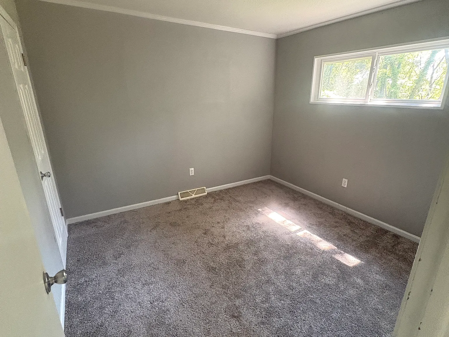 3 bed, 1056 sqft, $1,025 — Photo 4
