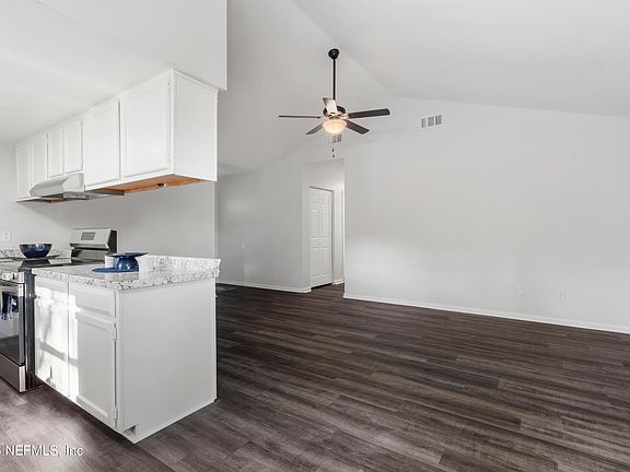 5th image of 2698 N PINEWOOD Boulevard