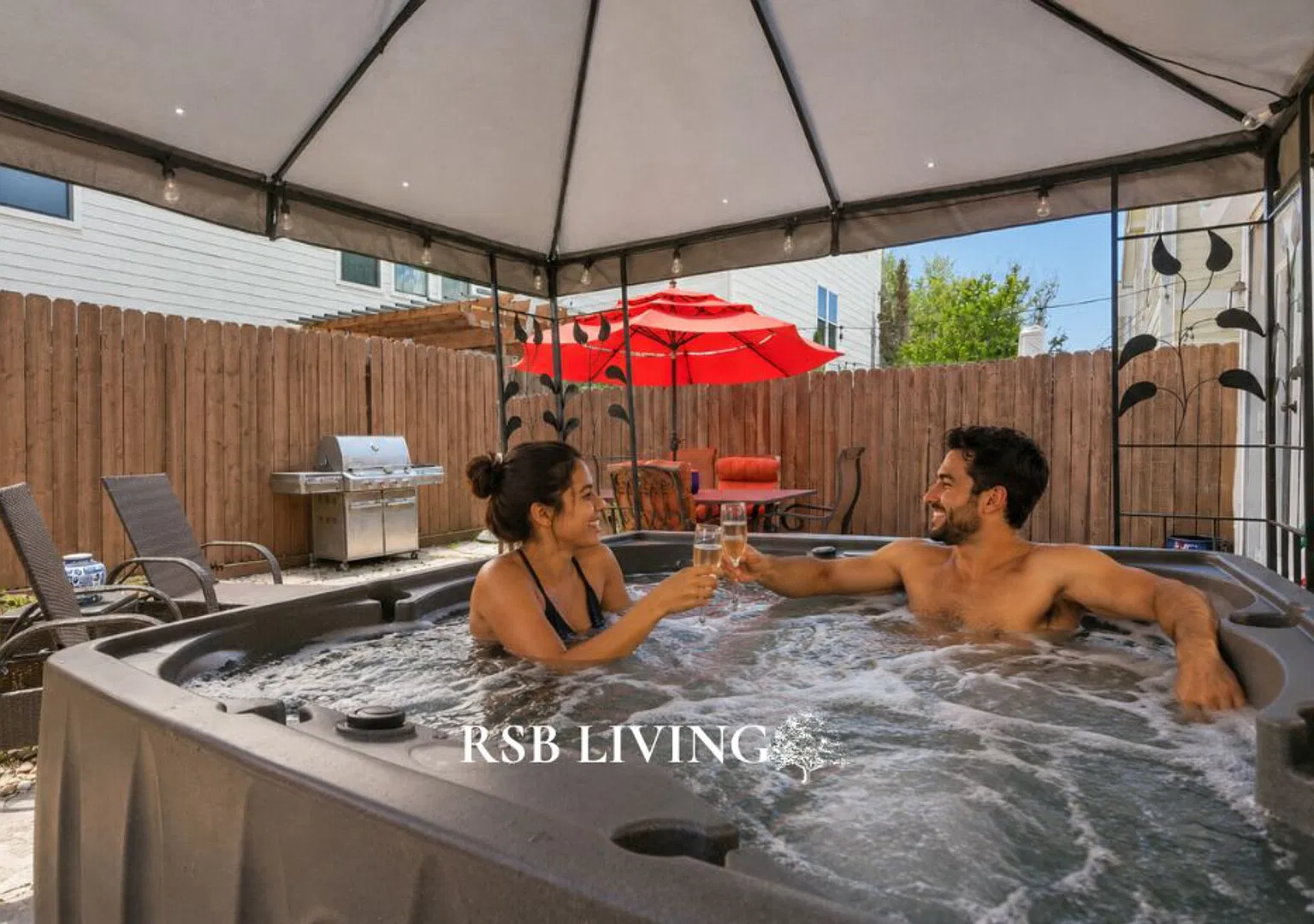 Luxurious 3BR 2.5BA Home with Hot Tub in Top Area — Photo 1