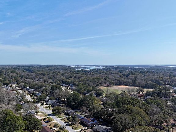 4th image of 1438 Folly Rd