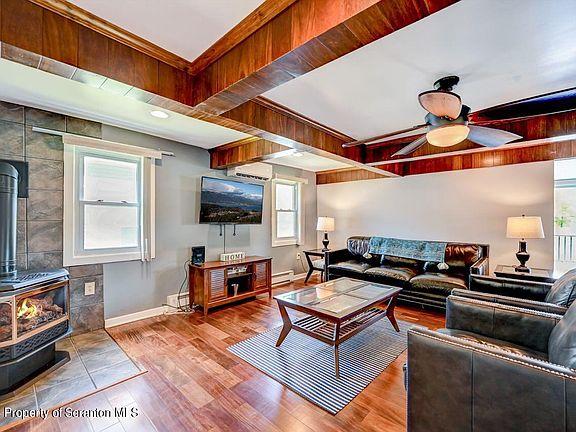 4th image of 206 Lakeview Dr