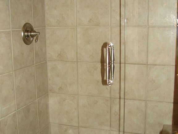 Master Shower w/ seat