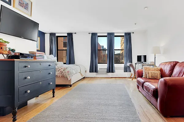 Sold by Compass | media 7