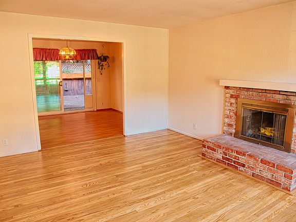 4th image of 1323 Poplar Ave