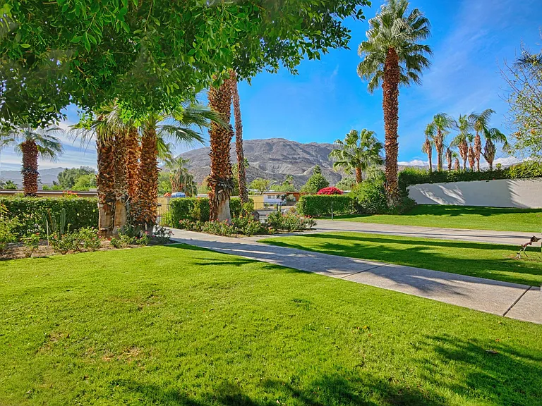 72248 Desert Dr — Photo 5