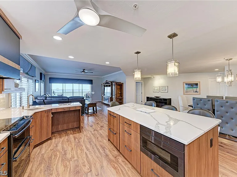 14813 Laguna Dr #401 — Photo 19