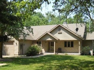 S9977 Exchange Rd, Prairie Du Sac, WI 53578