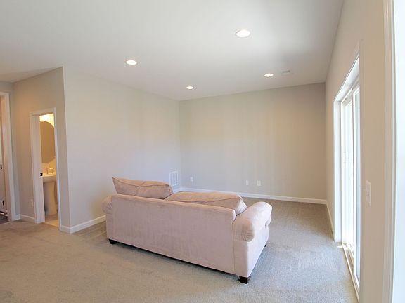 5th image of 3398 Monterey Dr