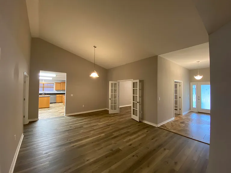 1810 Twin Pine Blvd — Photo 7