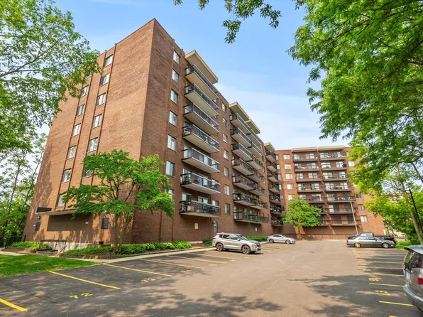 711 S River Rd APT 403, Des Plaines, IL 60016