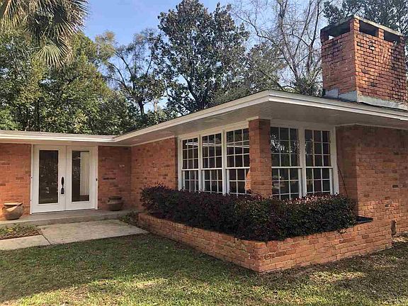 4th image of 3956 Dunwoody Dr