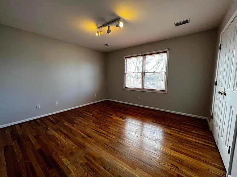 1100 Stowbridge Ln — Photo 30