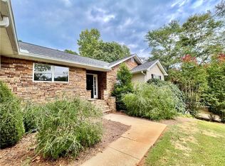 4598 Rivers Edge Dr, Gainesville, GA 30506