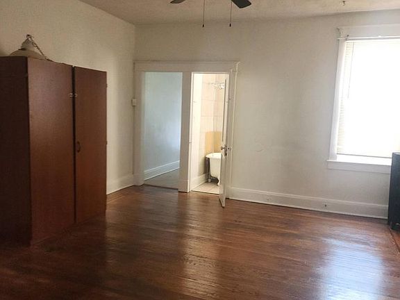 5th image of 2309 N Rosedale St