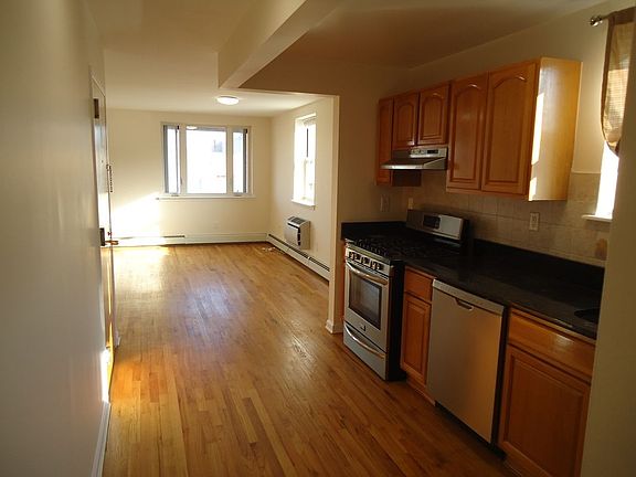 3rd image of 25-24 45th St #B3f