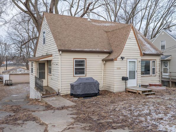 1328 Saint John Ave, Albert Lea, MN 56007