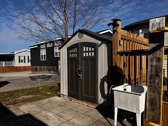 2nd image of 490 Empire Rd #For058