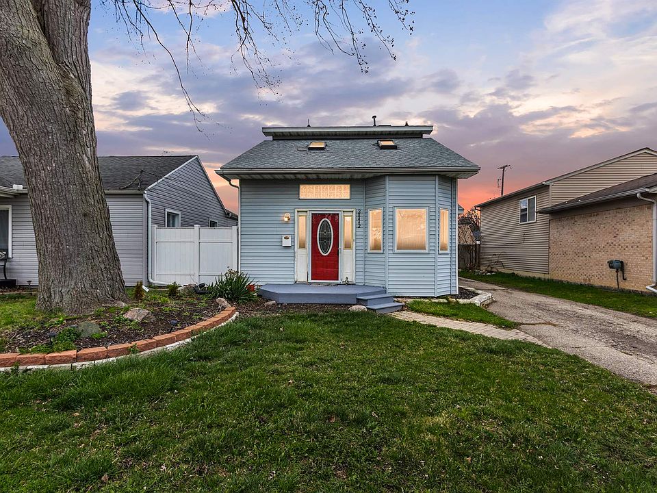 1st image of 28442 Beechwood St