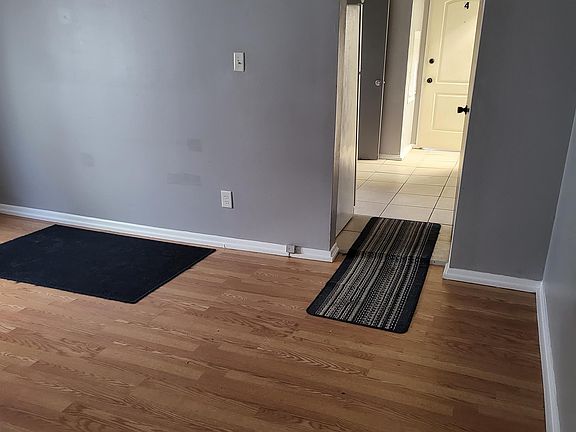 3rd image of 38 Irving Pl APT 4