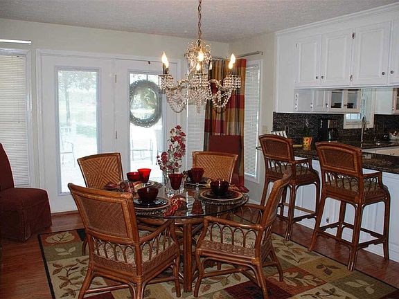 4th image of 930 Private Road 1601
