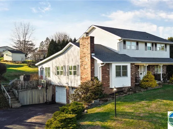 5018 Church Dr, Coplay, PA 18037