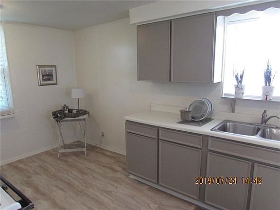 5th image of 611 Highland Ave
