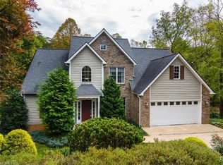 78 Hillcrest Dr, Weaverville, NC 28787