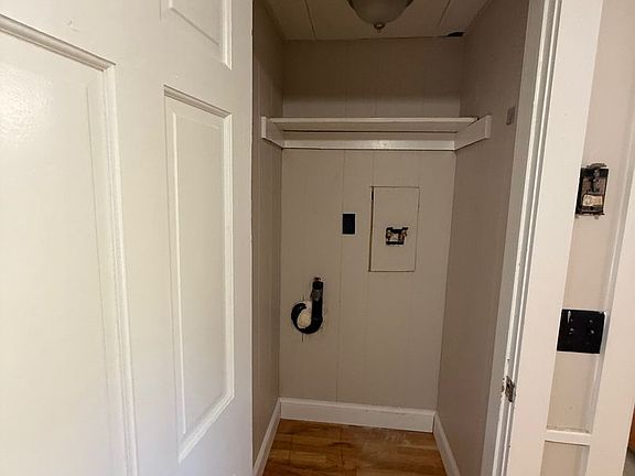 5th image of 54 Walnut St #5