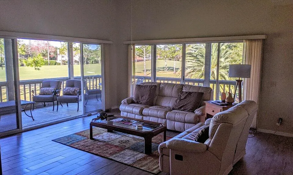 36 Magnolia Dr S
