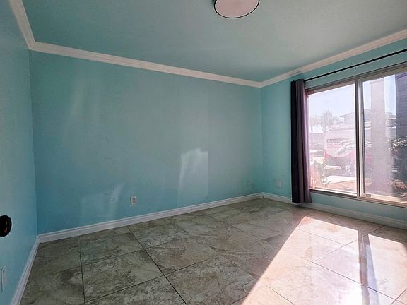 5th image of 615 9th St Unit 1