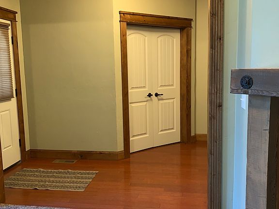 5th image of 406 2nd Ave N