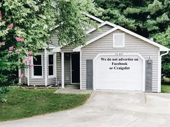1580 Winnabow Dr, Fayetteville, NC 28304